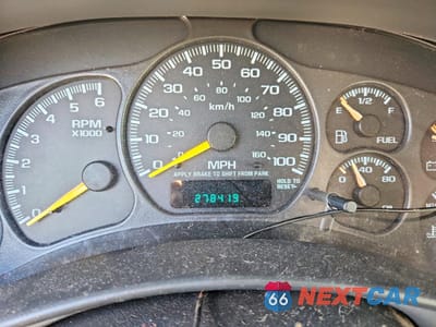 Zdjęcie 9 z 13 samochodu: 2001 GMC YUKON XL VIN:3GKFK16TX1G149125 - miniatura