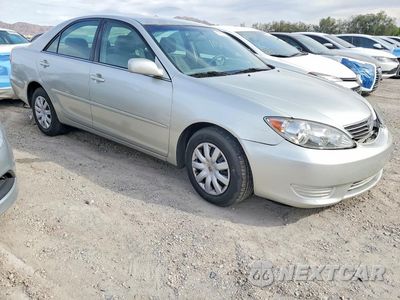 Czwarte zdjęcie samochodu z boku: 2005 TOYOTA CAMRY LE VIN:4T1BE30K95U416038 - miniatura