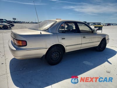 Trzecie zdjęcie samochodu z tyłu: 1993 TOYOTA CAMRY LE VIN:4T1SK12E2PU195678 - miniatura