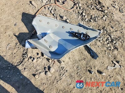 Zdjęcie 12 z 12 samochodu: 2018 CHEVROLET CRUZE LS VIN:1G1BC5SM9J7168427 - miniatura