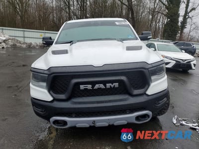 Piąte zdjęcie samochodu w środku: 2019 RAM TRUCKS 1500 REBEL VIN:1C6SRFLT9KN863707 - miniatura