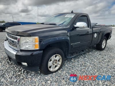 2007 CHEVROLET SILVERADO K1500 1GCEK14077E573510 - główne zdjęcie licytacji z USA - miniatura
