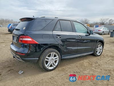 Trzecie zdjęcie samochodu z tyłu: 2015 MERCEDES-BENZ ML 350 4MATIC VIN:4JGDA5HB8FA512251 - miniatura