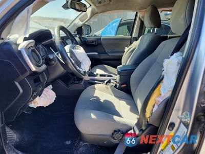 Zdjęcie 7 z 13 samochodu: 2018 TOYOTA TACOMA SR5 V6 VIN:3TMAZ5CN9JM072229 - miniatura