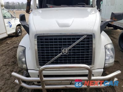 Zdjęcie 7 z 10 samochodu: 2017 VOLVO VNL SEMI TRUCK VIN:4V4NC9EH9HN978354 - miniatura