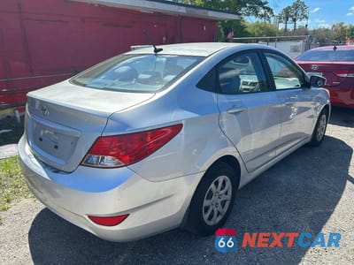 Piąte zdjęcie samochodu w środku: 2012 HYUNDAI ACCENT GLS VIN:KMHCT4AE6CU184617 - miniatura