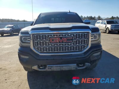 Piąte zdjęcie samochodu w środku: 2018 GMC SIERRA K1500 DENALI VIN:3GTU2PEJ7JG263458 - miniatura
