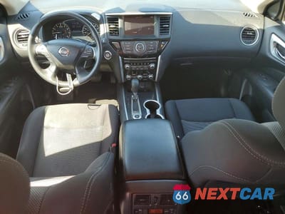 Zdjęcie 8 z 13 samochodu: 2019 NISSAN PATHFINDER SV VIN:5N1DR2MM1KC577987 - miniatura