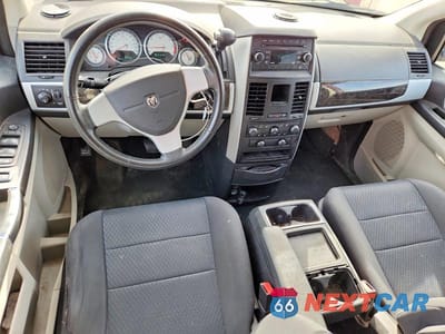 Zdjęcie 8 z 13 samochodu: 2010 DODGE GRAND CARAVAN SXT VIN:2D4RN5D12AR238953 - miniatura