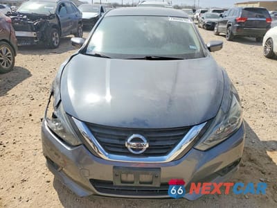 Piąte zdjęcie samochodu w środku: 2018 NISSAN ALTIMA 2.5 SR VIN:1N4AL3AP4JC240974 - miniatura