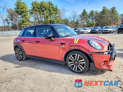 Czwarte zdjęcie samochodu z boku: 2021 MINI COOPER S VIN:WMWXU9C01M2N39995 - miniatura