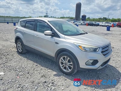 Czwarte zdjęcie samochodu z boku: 2017 FORD ESCAPE SE VIN:1FMCU0GD1HUB00957 - miniatura