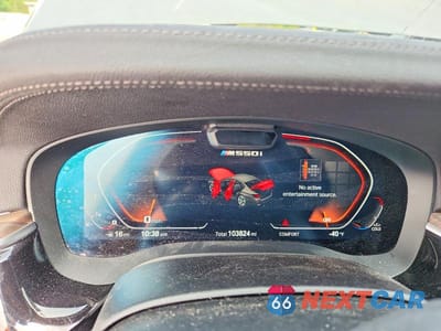 Zdjęcie 9 z 11 samochodu: 2021 BMW M550XI XDRIVE VIN:WBA13BK01MCF22757 - miniatura