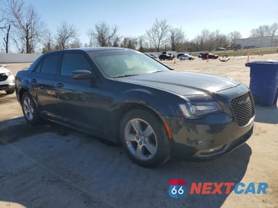 Czwarte zdjęcie samochodu z boku: 2019 CHRYSLER 300 S VIN:2C3CCABG1KH624641 - miniatura