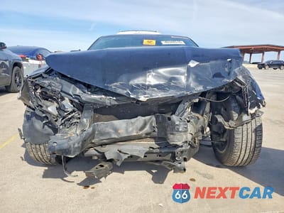Piąte zdjęcie samochodu w środku: 2015 CHEVROLET CAMARO LS VIN:2G1FB1E31F9211129 - miniatura