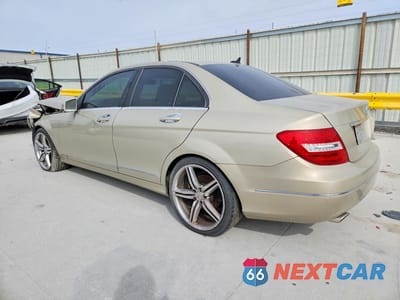 Drugie zdjęcie samochodu z przodu: 2012 MERCEDES-BENZ C 300 4MATIC VIN:WDDGF8BB3CR224282 - miniatura