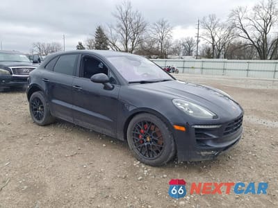 Czwarte zdjęcie samochodu z boku: 2017 PORSCHE MACAN GTS VIN:WP1AG2A56HLB55313 - miniatura