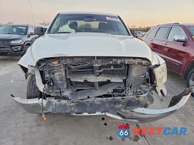 Piąte zdjęcie samochodu w środku: 2016 RAM TRUCKS 1500 VIN:1C6RR6GG1GS361049 - miniatura