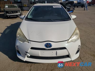 Piąte zdjęcie samochodu w środku: 2012 TOYOTA PRIUS C ONE VIN:JTDKDTB30C1526598 - miniatura