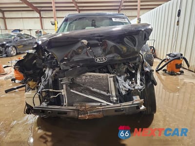 Piąte zdjęcie samochodu w środku: 2011 KIA SOUL + VIN:KNDJT2A22B7711250 - miniatura