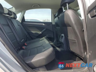 Zdjęcie 10 z 12 samochodu: 2017 VOLKSWAGEN PASSAT R-LINE VIN:1VWDT7A3XHC063818 - miniatura