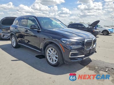 Czwarte zdjęcie samochodu z boku: 2020 BMW X5 XDRIVE40I VIN:5UXCR6C00L9C49949 - miniatura