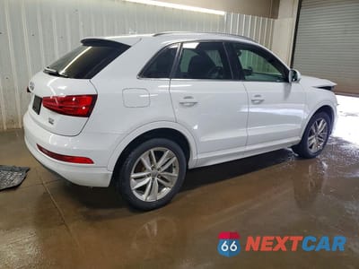 Trzecie zdjęcie samochodu z tyłu: 2016 AUDI Q3 PREMIUM PLUS VIN:WA1EFCFS5GR013017 - miniatura