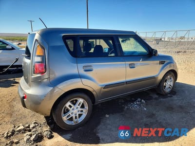 Trzecie zdjęcie samochodu z tyłu: 2010 KIA SOUL + VIN:KNDJT2A22A7060667 - miniatura