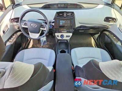 Zdjęcie 8 z 13 samochodu: 2018 TOYOTA PRIUS TWO VIN:JTDKBRFU8J3072548 - miniatura