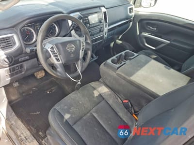 Zdjęcie 8 z 12 samochodu: 2017 NISSAN TITAN SV VIN:1N6AA1R76HN522800 - miniatura