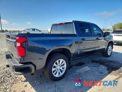 Trzecie zdjęcie samochodu z tyłu: 2021 CHEVROLET SILVERADO C1500 CUSTOM VIN:1GCPWBEK3MZ449953 - miniatura