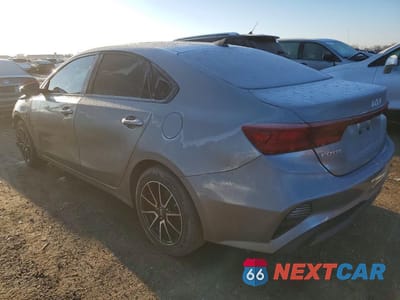 Drugie zdjęcie samochodu z przodu: 2023 KIA FORTE LXS VIN:3KPF24AD1PE613596 - miniatura