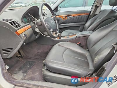 Zdjęcie 7 z 11 samochodu: 2004 MERCEDES-BENZ E 500 VIN:WDBUF70J14A437747 - miniatura