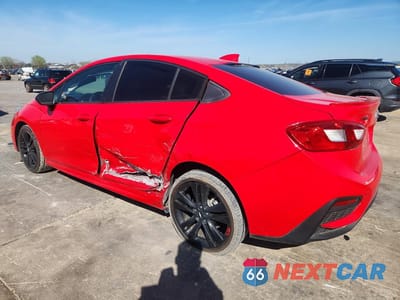 Drugie zdjęcie samochodu z przodu: 2018 CHEVROLET CRUZE LT VIN:1G1BE5SM3J7171382 - miniatura