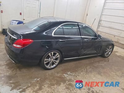 Trzecie zdjęcie samochodu z tyłu: 2016 MERCEDES-BENZ C 300 4MATIC VIN:55SWF4KB9GU142582 - miniatura