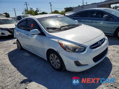 Czwarte zdjęcie samochodu z boku: 2016 HYUNDAI ACCENT SE VIN:KMHCT4AE0GU943459 - miniatura