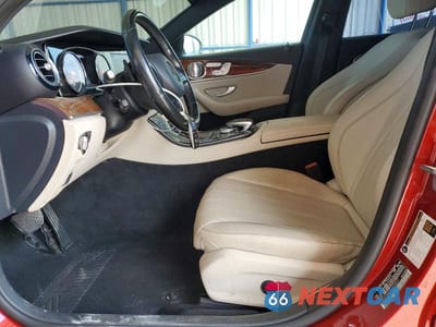 Zdjęcie 7 z 11 samochodu: 2017 MERCEDES-BENZ E 300 4MATIC VIN:WDDZF4KB7HA033827 - miniatura