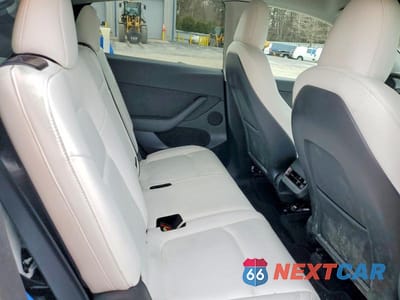 Zdjęcie 10 z 12 samochodu: 2023 TESLA MODEL Y VIN:7SAYGAEE2PF848517 - miniatura