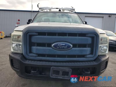 Piąte zdjęcie samochodu w środku: 2013 FORD F350 SUPER DUTY VIN:1FDRF3A68DEB92377 - miniatura