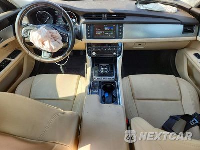 Zdjęcie 8 z 13 samochodu: 2018 JAGUAR XF PREMIUM VIN:SAJBD4FX4JCY55651 - miniatura