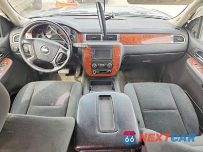 Zdjęcie 8 z 11 samochodu: 2008 CHEVROLET TAHOE K1500 VIN:1GNFK13068J145207 - miniatura