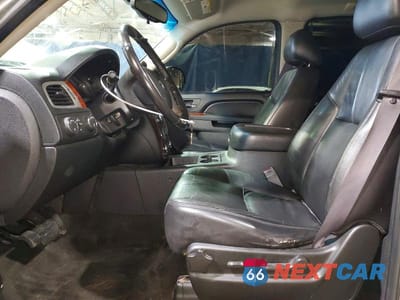 Zdjęcie 7 z 13 samochodu: 2011 CHEVROLET SUBURBAN K1500 LT VIN:1GNSKJE3XBR309170 - miniatura