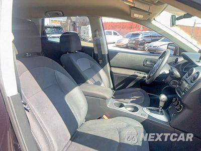 Piąte zdjęcie samochodu w środku: 2013 NISSAN ROGUE S VIN:JN8AS5MV3DW651955 - miniatura