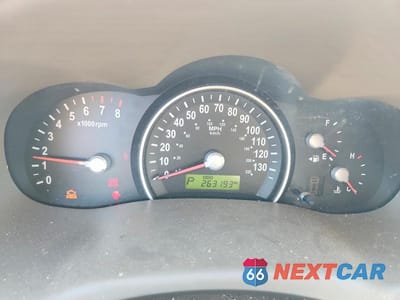 Zdjęcie 9 z 13 samochodu: 2006 KIA SEDONA VIN:KNDMB233466063203 - miniatura