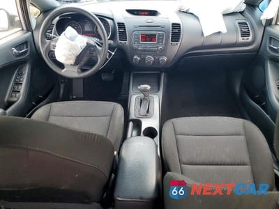Zdjęcie 8 z 12 samochodu: 2016 KIA FORTE LX VIN:KNAFK4A69G5442848 - miniatura