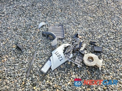 Zdjęcie 13 z 14 samochodu: 2024 ISUZU NPR HD TRUCK CAB AND CHASSIS VIN:54DC4W1D1RS202722 - miniatura