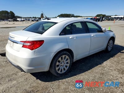 Trzecie zdjęcie samochodu z tyłu: 2013 CHRYSLER 200 LX VIN:1C3CCBAB2DN691948 - miniatura