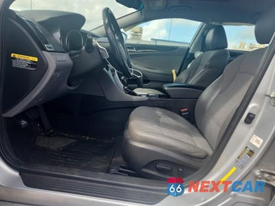 Zdjęcie 7 z 11 samochodu: 2014 HYUNDAI SONATA SE VIN:5NPEC4AC9EH855318 - miniatura