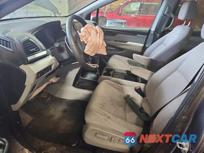 Zdjęcie 7 z 14 samochodu: 2018 HONDA ODYSSEY EX VIN:5FNRL6H5XJB075888 - miniatura