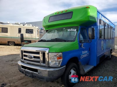 Drugie zdjęcie samochodu z przodu: 2017 FORD E450 VIN:1FDFE4FS2HDC49198 - miniatura